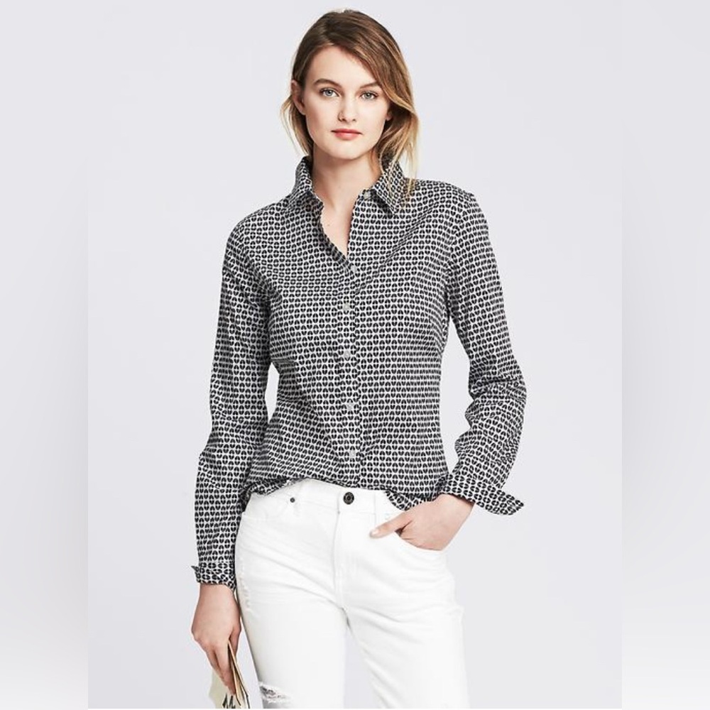 Banana Republic button down classic novelty print  business office size 10
